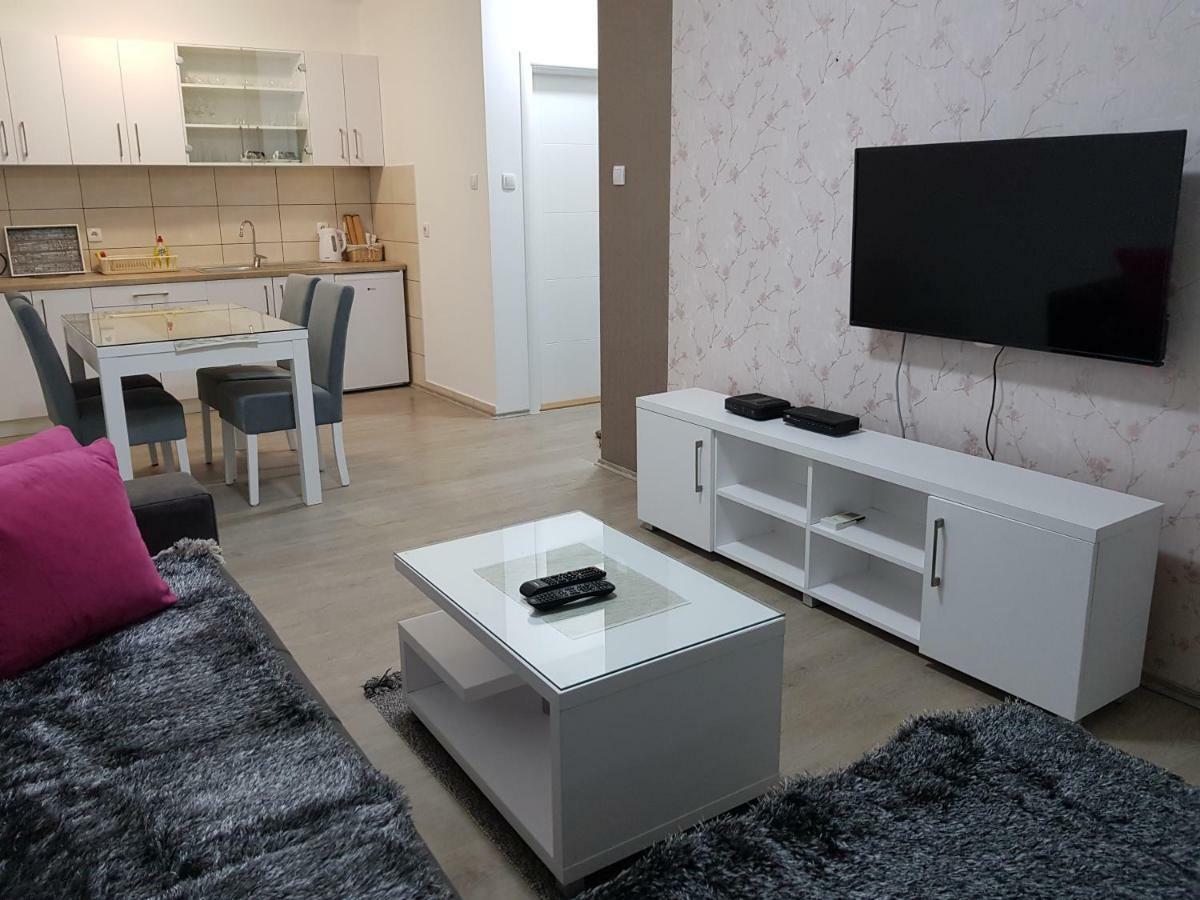 Apartment Gea 18 Novi Sad Exterior photo