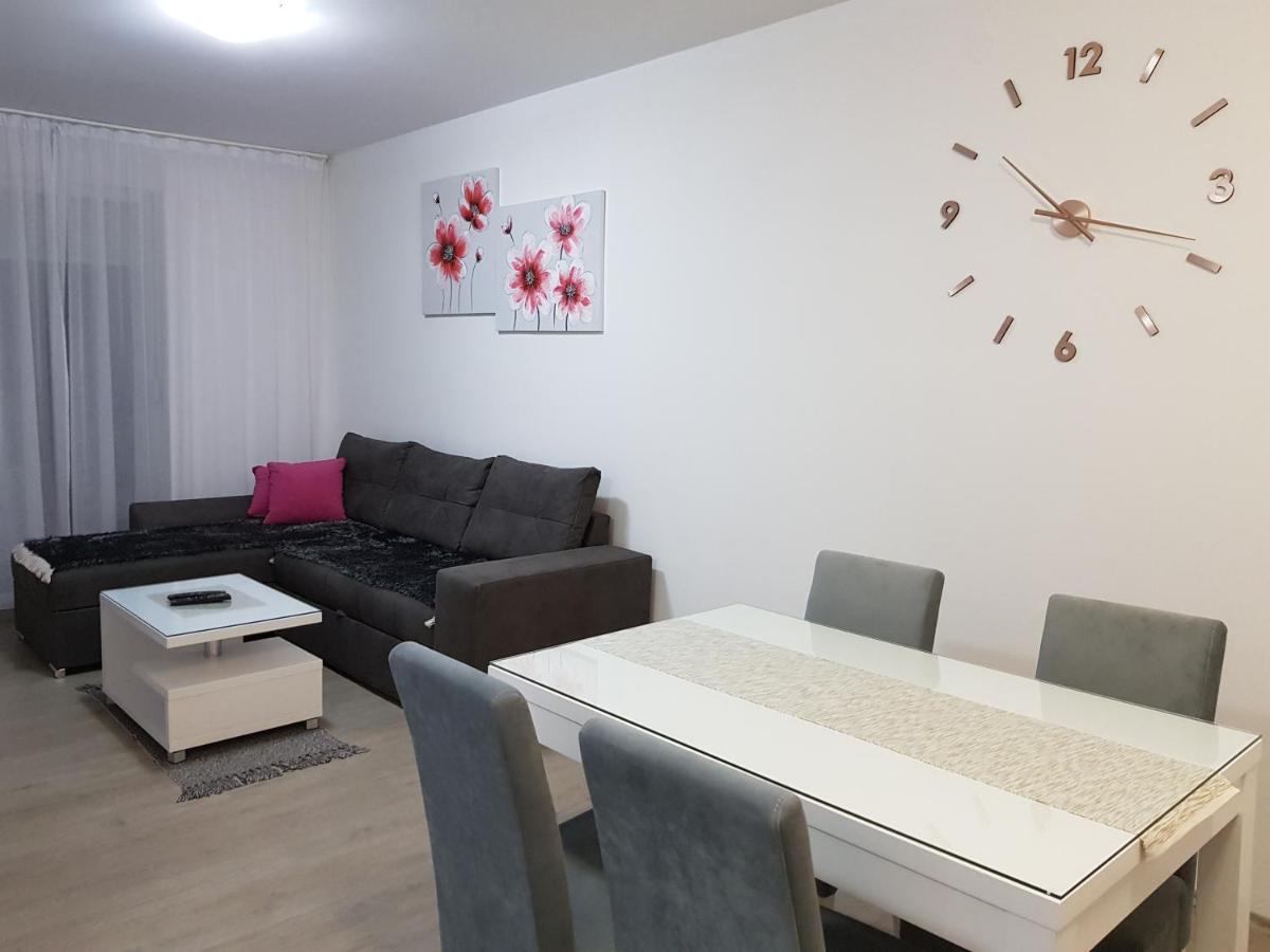 Apartment Gea 18 Novi Sad Exterior photo