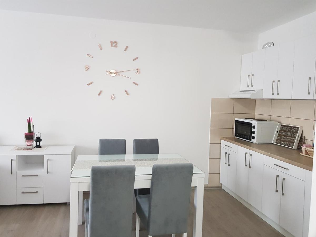 Apartment Gea 18 Novi Sad Exterior photo